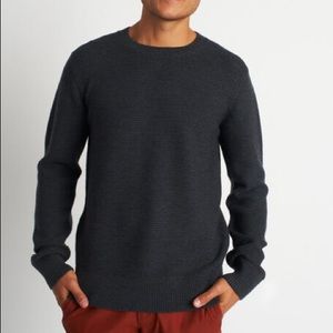 H&M mens charcoal grey light sweater new without tags.